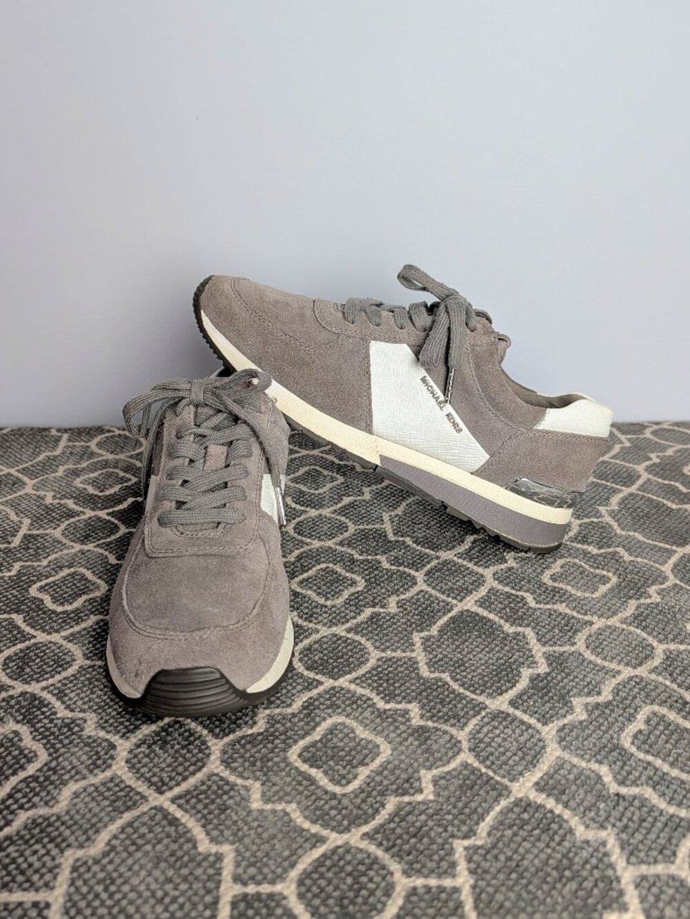 MICHAEL KORS Suede Leather Fashion Sneakers Sz 8
